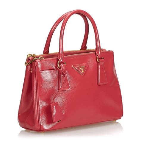 borsa prada borchie rossa|Prada Borse vintage .